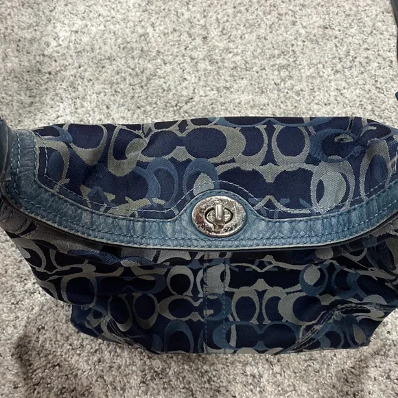 Coach purse - Picture 2 of 4